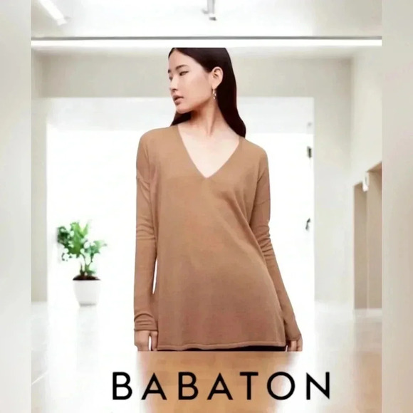 NWOT, Aritzia Babaton Erin Wool Blend Relaxed Fit Brown Sweater, Small - Picture 1 of 9